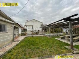 Chalet en venta en Cangas, Darbo photo 0