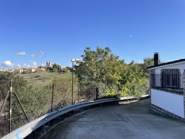 Adosada en venta en Campo Real photo 0