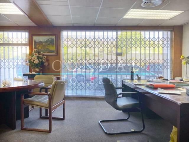 Local comercial en venta en Figueres photo 0