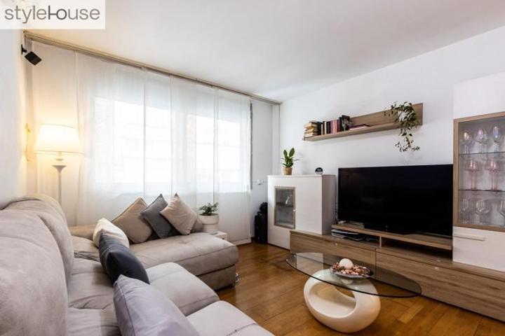 Piso en venta en Terrassa, Ca nAurell photo 0