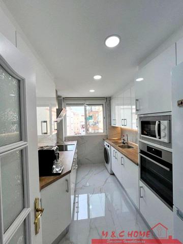 Piso en venta en Torremolinos, TORREMOLINOS-EL CALVARIO photo 0