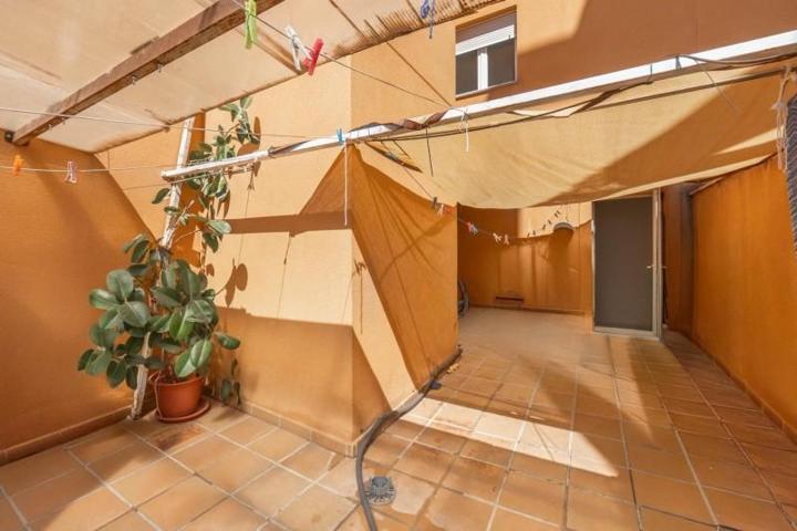 Piso en venta en Granada, La Chana photo 0