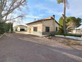 Casa con terreno en venta en Sax photo 0