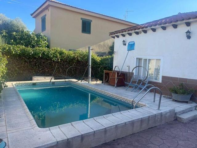 Chalet en venta en Argés photo 0