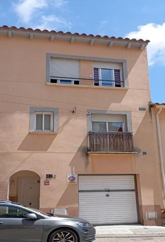 Adosada en venta en Roda de Barà, Centro photo 0