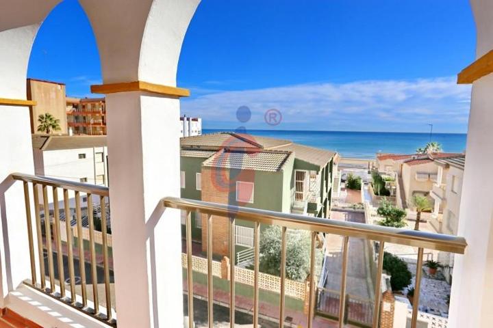 Apartamento en venta en Guardamar del Segura, Playa photo 0