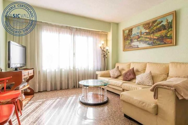 Piso en venta en Valencia, Tormos photo 0