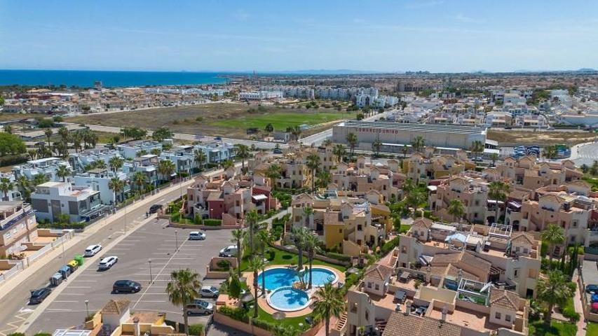 Apartamento en venta en Torrevieja, Los Balcones - Los Altos del Edén photo 0