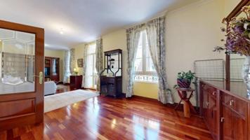 Piso en venta en Bilbao, Zabalburu photo 0