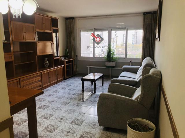 Piso en venta en Barcelona, Nou Barris - Canyelles photo 0