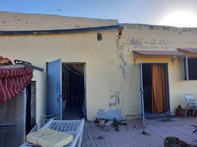 Casa con terreno en venta en Granadilla de Abona, Charco Del Pino photo 0
