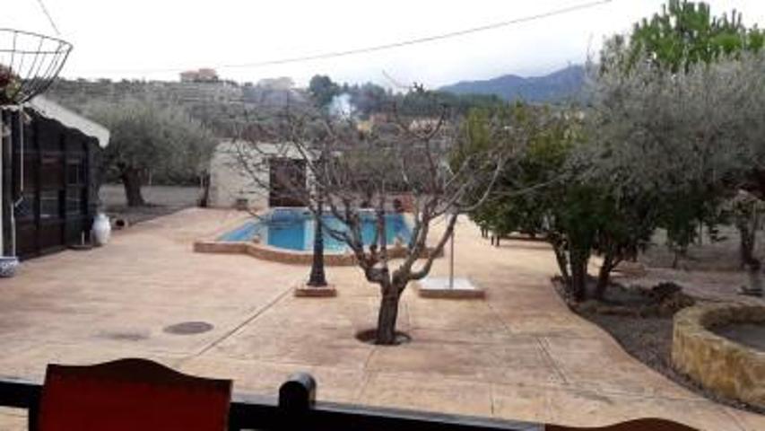 Casa con terreno en venta en Moratalla photo 0
