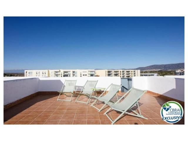 Piso en venta en Roses photo 0