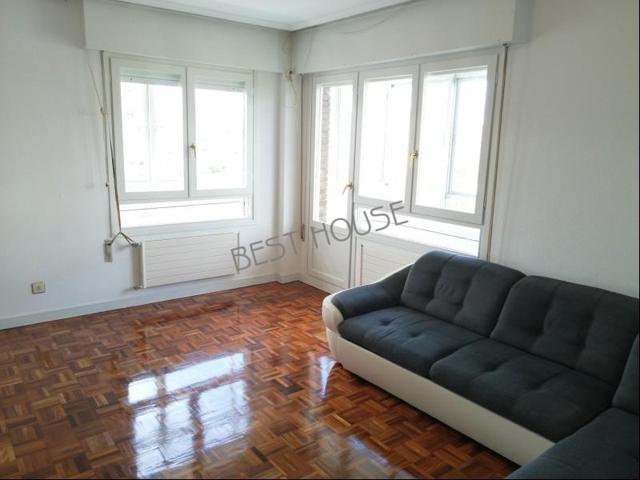 Piso en venta en Vitoria-Gasteiz, LAKUA-ARRIAGA photo 0