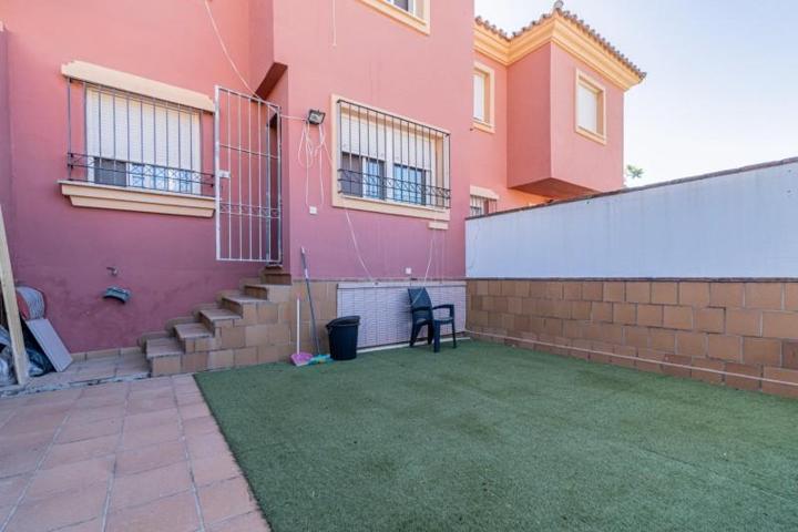 Adosada en venta en Algeciras, Sotorrebolo photo 0