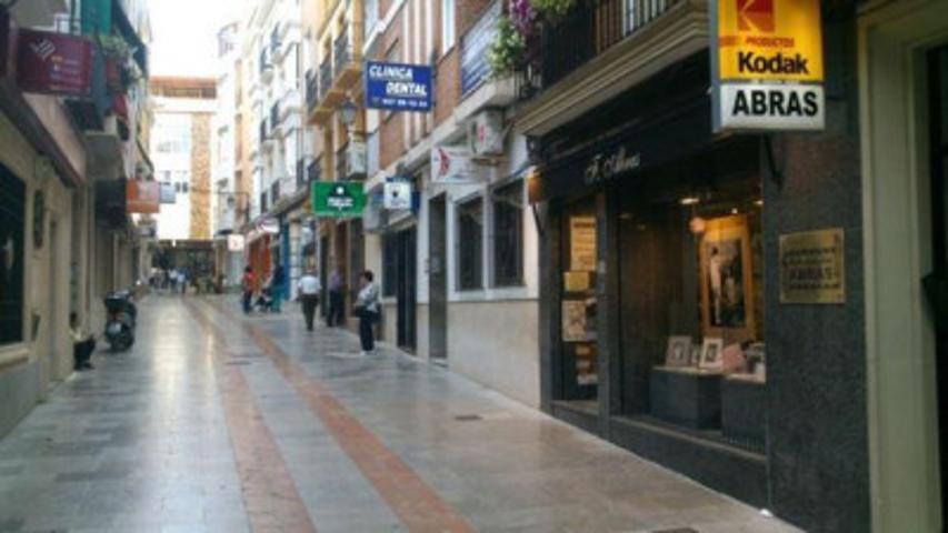 Local comercial en venta en Lucena, Calle Montenegro, 14900 photo 0