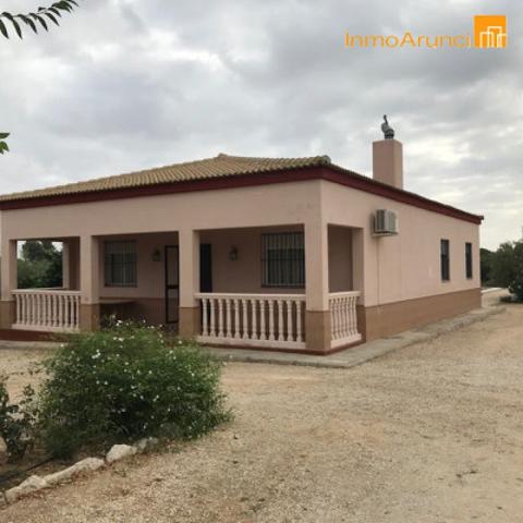 Chalet en venta en Morón de la Frontera, Urbanizacion La Mata photo 0