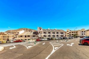 Apartamento en venta en Arona, Los Cristianos photo 0