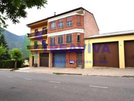Edificio en venta en Coll de Nargó photo 0