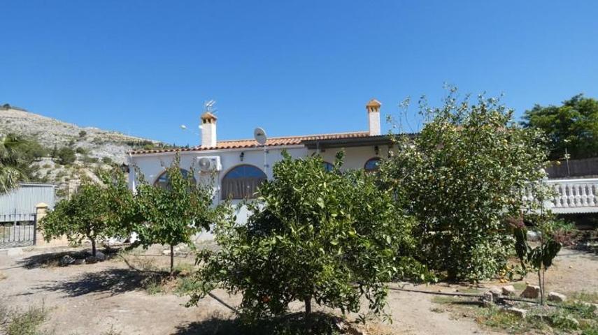Casa con terreno en venta en Vélez de Benaudalla, Vélez de Benaudalla photo 0