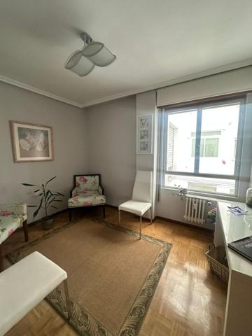 Piso en venta en León, Centro photo 0