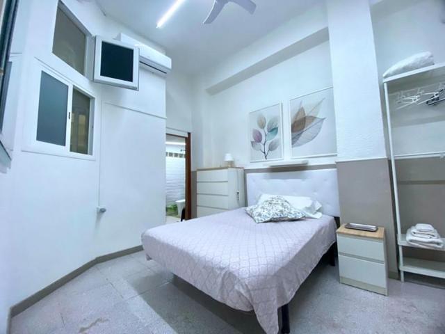 Piso en venta en Valencia, Algiros photo 0