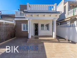 Chalet en venta en Torrevieja photo 0