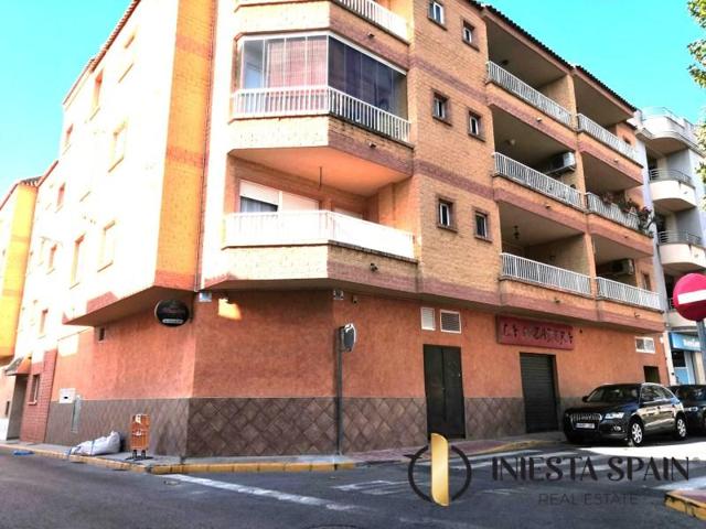 Local comercial en venta en Los Montesinos photo 0