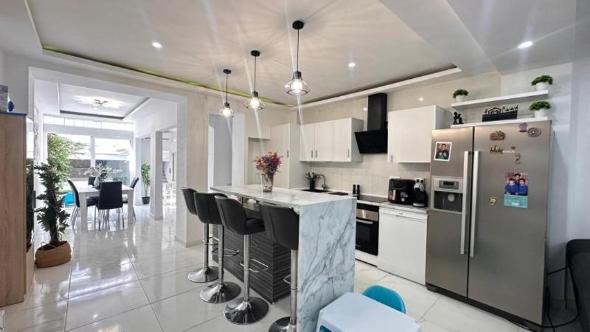 Casa en venta en Alginet, ALGINET photo 0