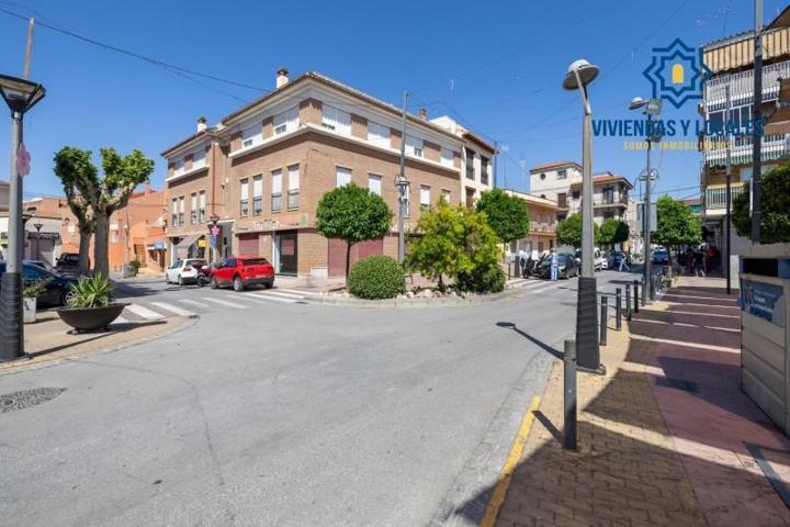 Local comercial en venta en Peligros, Vega de granada zona noroeste photo 0