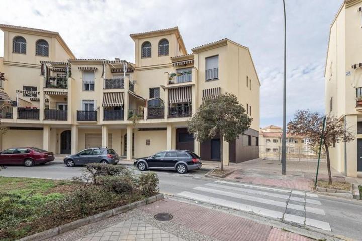 Piso en venta en Granada, Bola de Oro photo 0