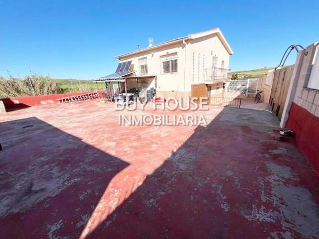 Chalet en venta en Carranque photo 0