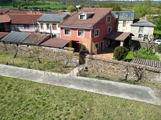 Casa en venta en Santa María de Ordás photo 0