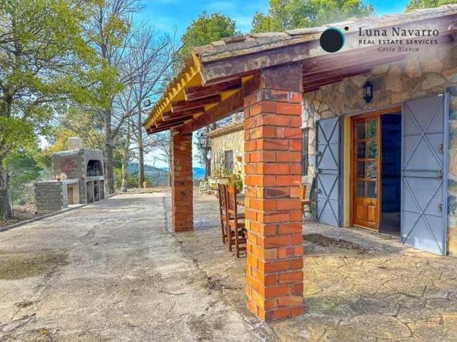 Casa con terreno en venta en Confrides, Confrides - Benimantell - Guadalest photo 0