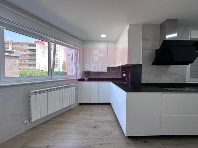 Piso en venta en Lugo photo 0