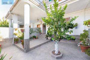 Adosada en venta en Atarfe, Atarfe photo 0