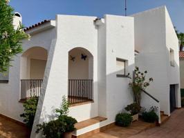 Adosada en venta en Roda de Barà, Centro photo 0