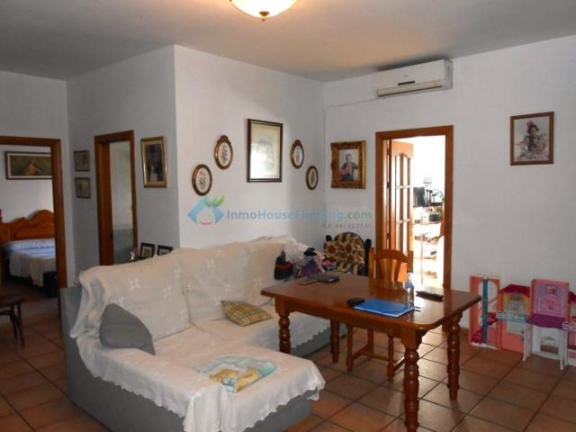 Casa en venta en Alora photo 0