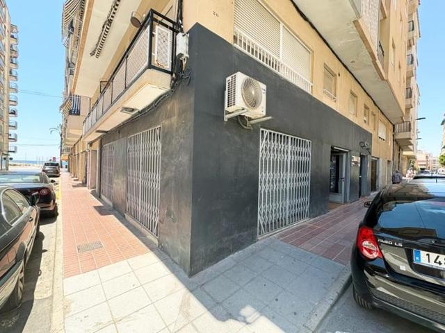 Local comercial en venta en Santa Pola, Playa Levante photo 0