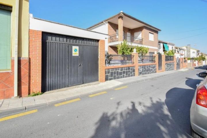 Casa en venta en Ogíjares, Centro photo 0