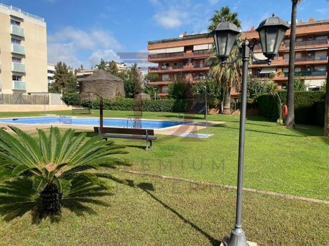 Piso en venta en Salou, Barenys photo 0