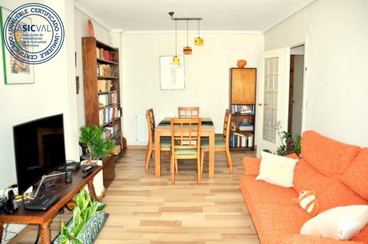 Piso en venta en Valencia, Torrefiel photo 0