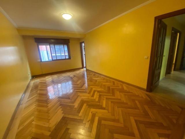 Piso en venta en Vigo, Avda. de Camelias photo 0
