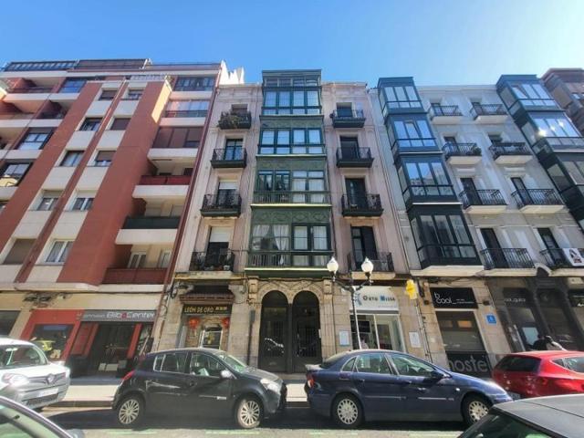 Aticos en venta en Bilbao, Alhondiga photo 0