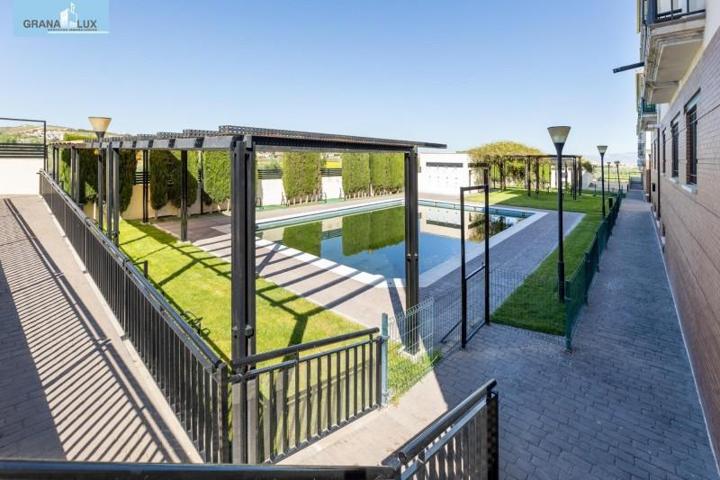 Adosada en venta en Las Gabias, Gabia Chica photo 0