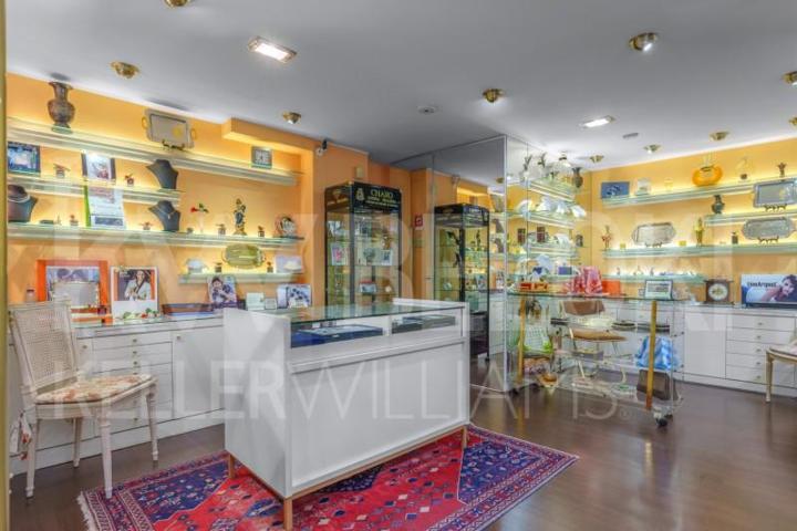 Local comercial en venta en Donostia-San Sebastián, Donostia-San Sebastián photo 0