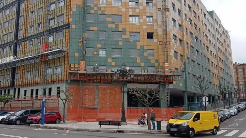 Local comercial en venta en Oviedo, HUCA-La Cadellada photo 0