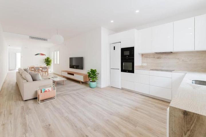 Planta baja en venta en La Pobla de Vallbona, Casco urbano photo 0