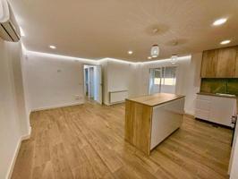 Piso en venta en Fuenlabrada, Plaza de Bogotá, 28945 photo 0