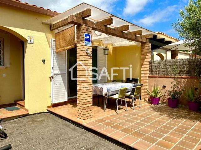 Adosada en venta en Torroella de Montgrí photo 0